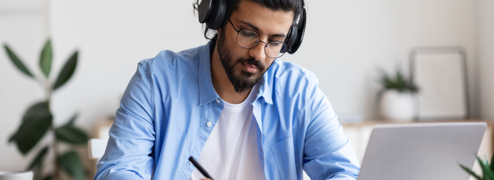 International student studying a UK degree via distance learning